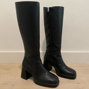 Urban Outfitters Vix Knee High Boots. Size 7. Black leather, low block heel